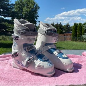 Dalbello Lily 3 White Ski Boots.